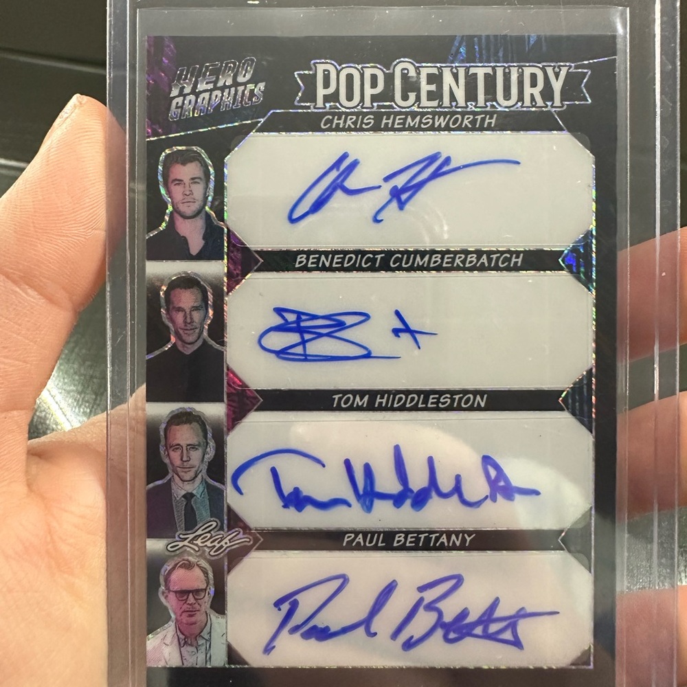 Avengers autograph 1/1 leaf card